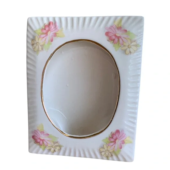 VINTAGE 1980’s Rectangular Picture Frame Porcelain Pastel Flowers Oval Cut Out - Picture 1 of 9